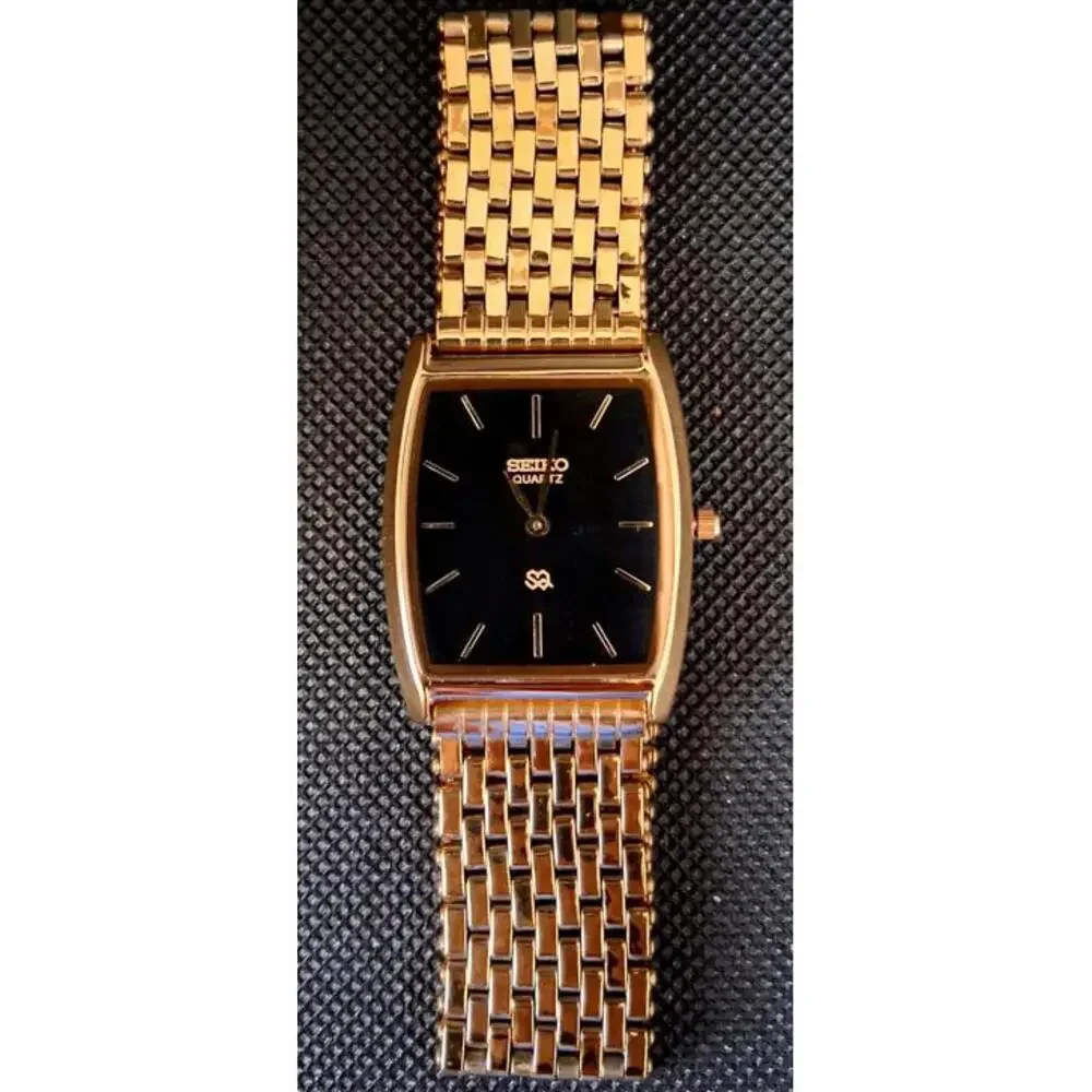 Men's Vintage Seiko Barrel/Tonneau Stainless Steel Tank RARE